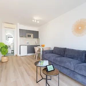  Appartamento Homeforguest Moderno En Spagna